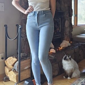 American eagle Super high rise jegging light jeans Frayed Bottom